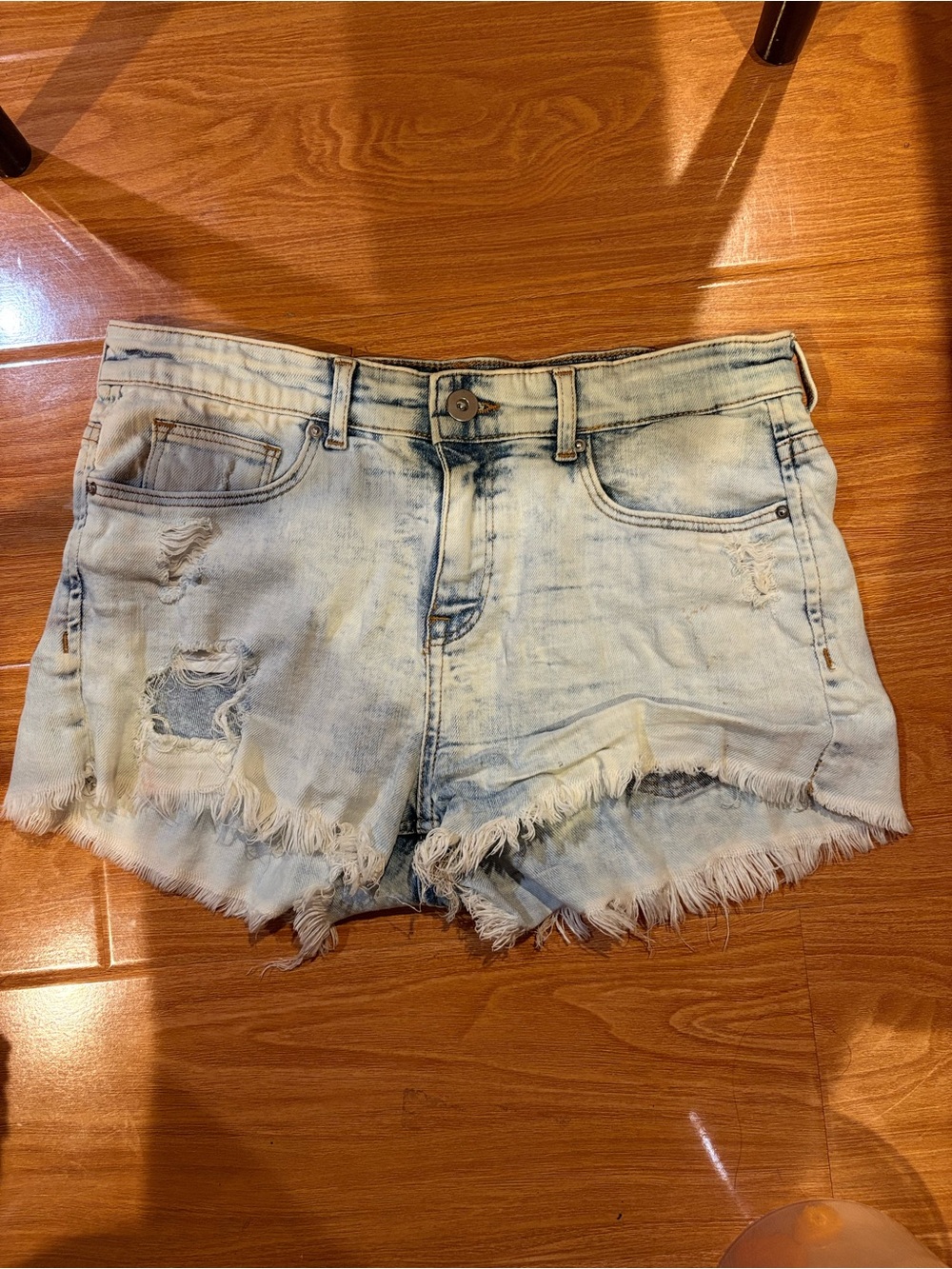 H & M Acid wash distressed shorts sz 4 waist 80’s 90’s Vibe